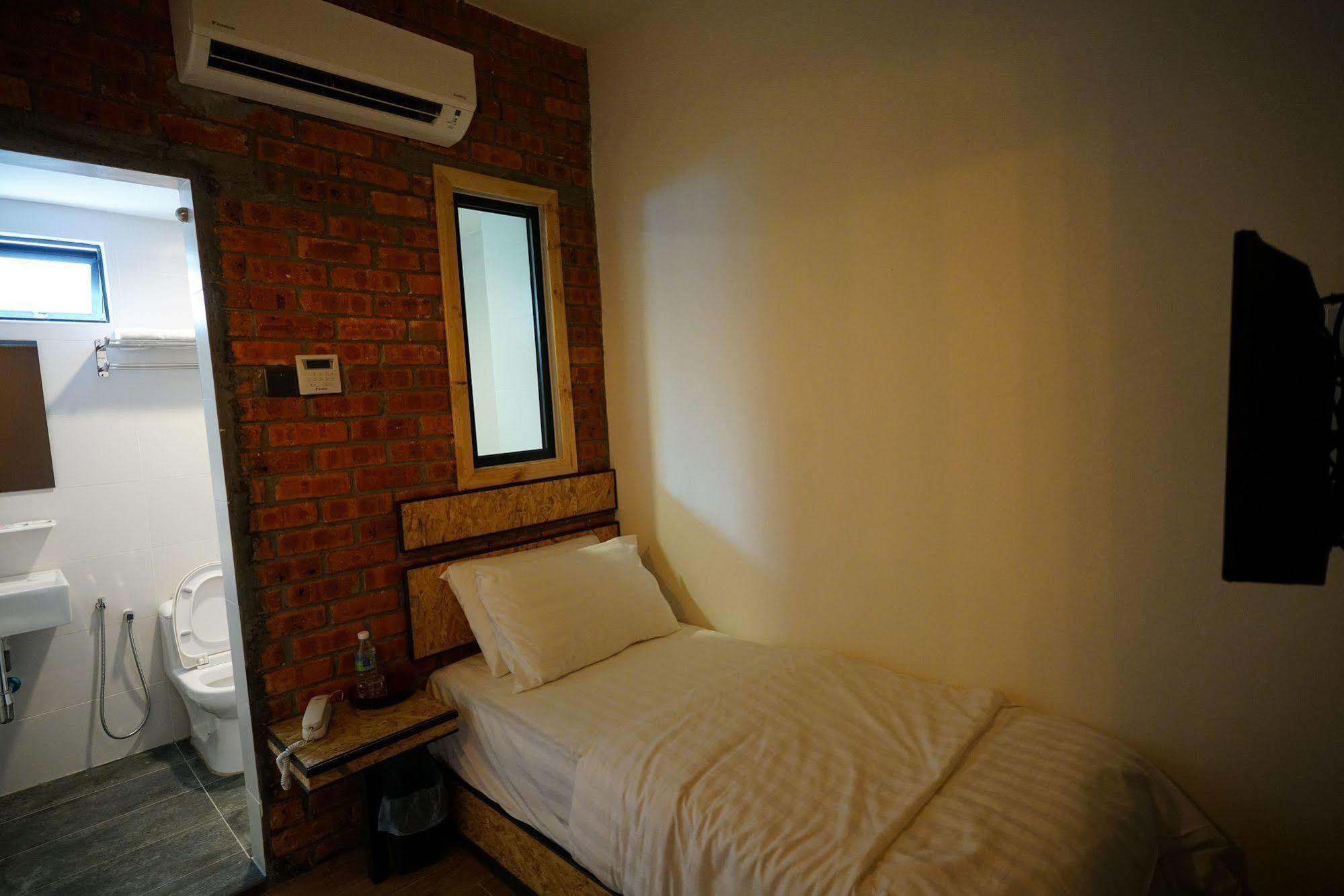Brick Box @ Oldtown Hotel